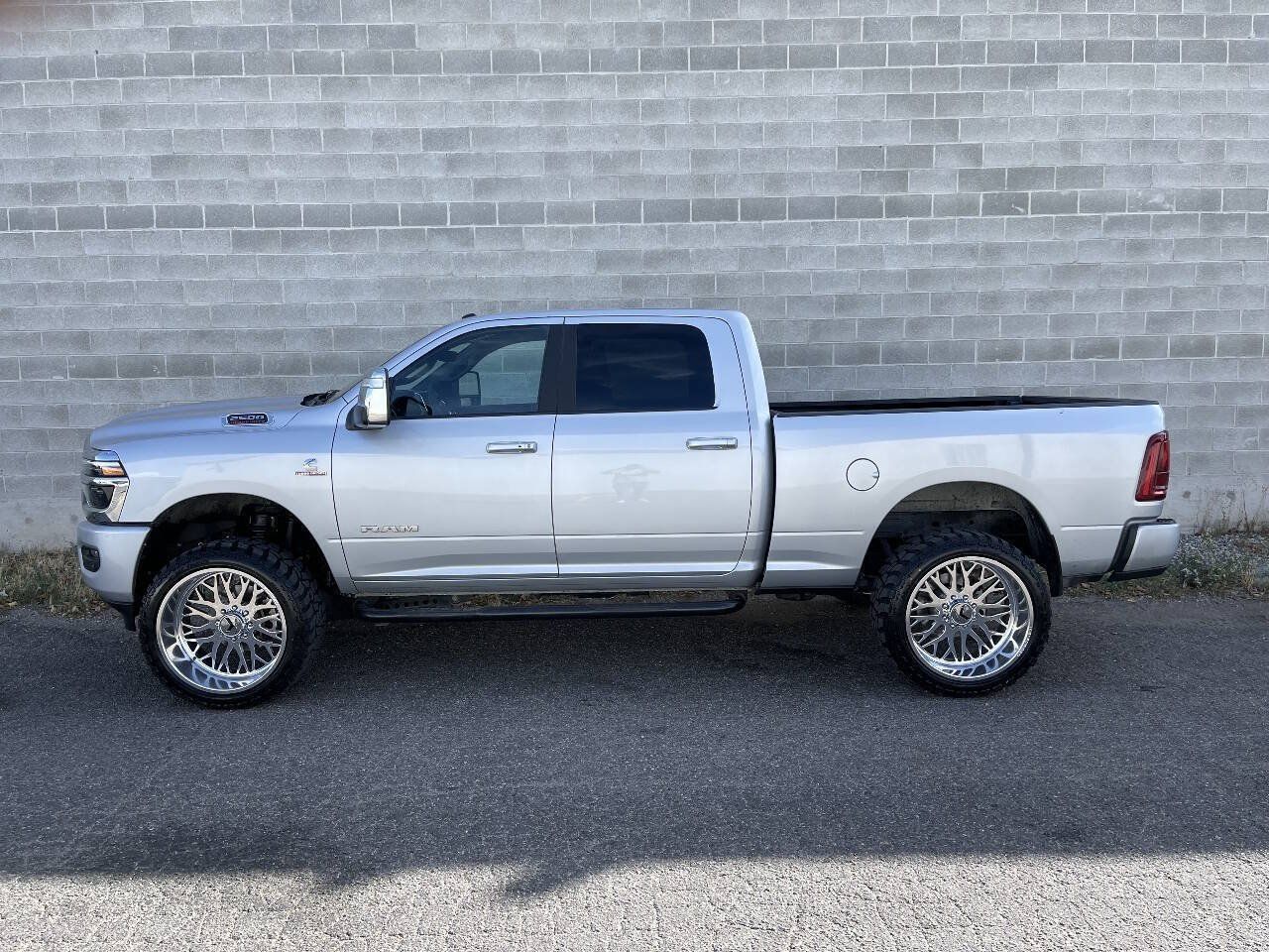 Used 2026 RAM 2500 Laramie AWD/4WD image 8