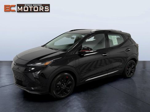 Used 2023 Chevrolet Bolt EUV Premier w/ Super Cruise Package FWD image 1