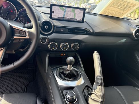 Used 2025 MAZDA MX-5 Miata Grand Touring w/ Weather Package RWD image 29