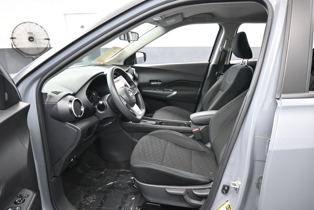 Used 2023 Nissan Kicks SV FWD image 10