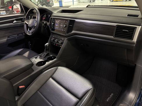 Used 2021 Volkswagen Atlas SE image 39
