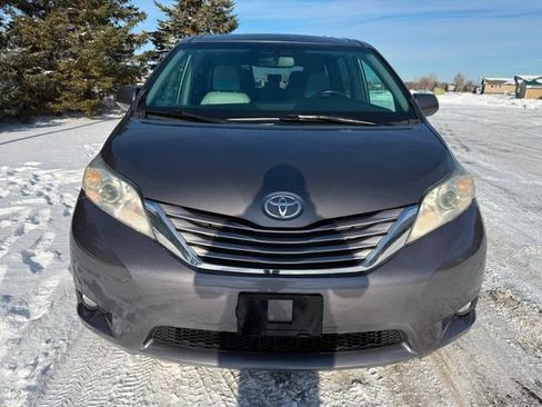 Used 2016 Toyota Sienna XLE Premium image 5