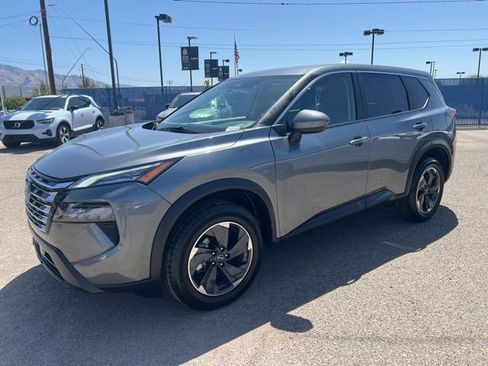 Used 2025 Nissan Rogue SV FWD image 7
