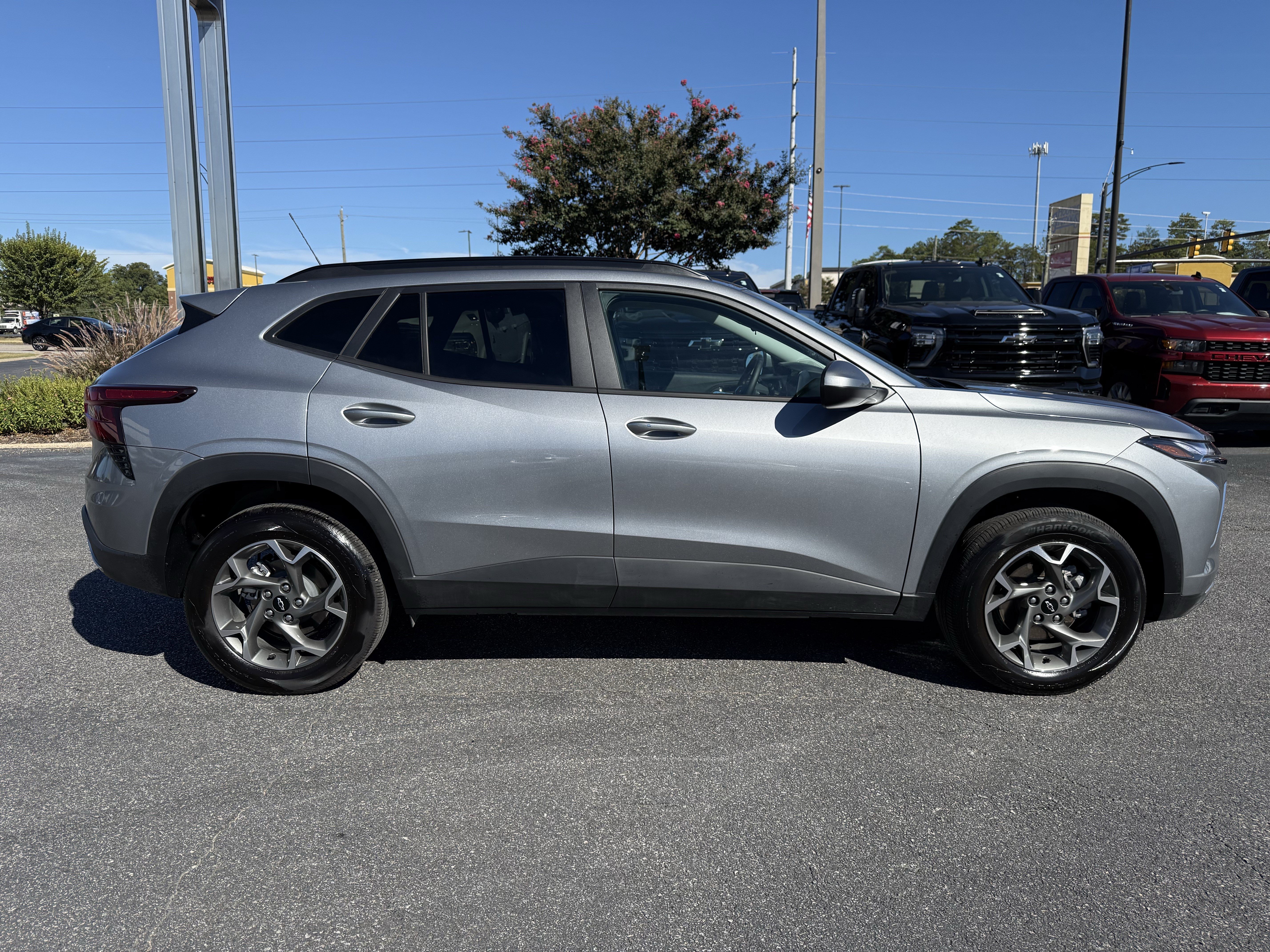 Used 2026 Chevrolet Trax LT w/ Driver Confidence Package FWD image 12