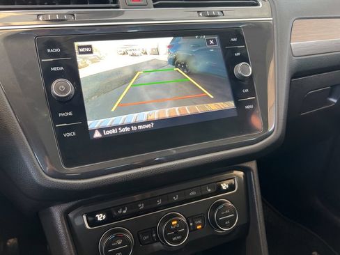 Certified 2020 Volkswagen Tiguan SEL w/ Tiguan Three-Row MDO Package FWD image 20