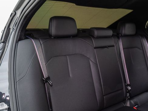 Used 2025 BMW M5 w/ Carbon Package image 40