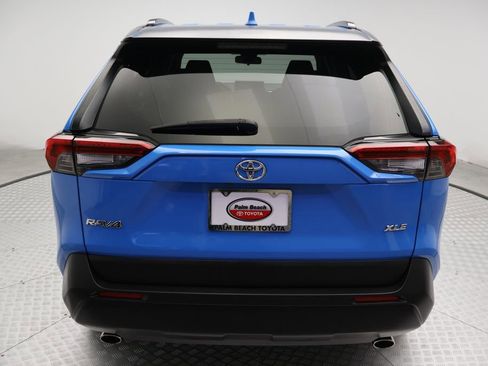 Used 2019 Toyota RAV4 XLE w/ Convenience Package FWD image 10