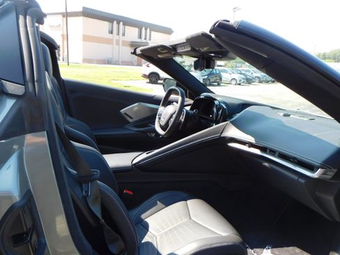 Used 2023 Chevrolet Corvette Stingray Premium Conv w/ Z51 Performance Package image 45