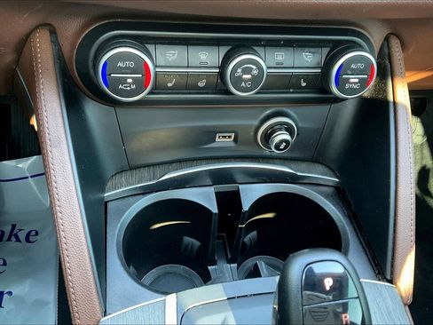 Used 2018 Alfa Romeo Stelvio Ti AWD/4WD image 15