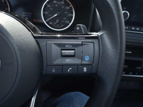 Used 2023 Nissan Rogue SV AWD/4WD image 16