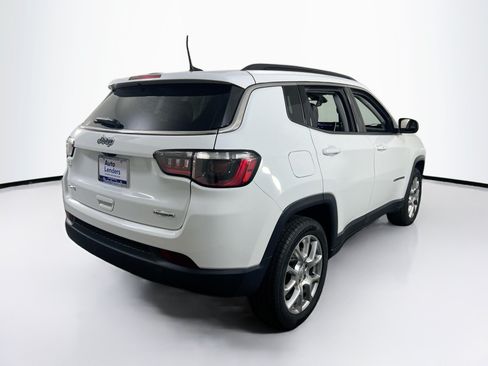 Used 2022 Jeep Compass Latitude AWD/4WD image 5