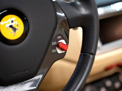 Used 2010 Ferrari California image 52