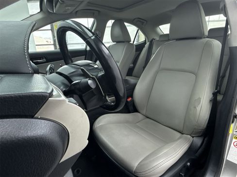 Used 2016 Lexus IS 200t image 10