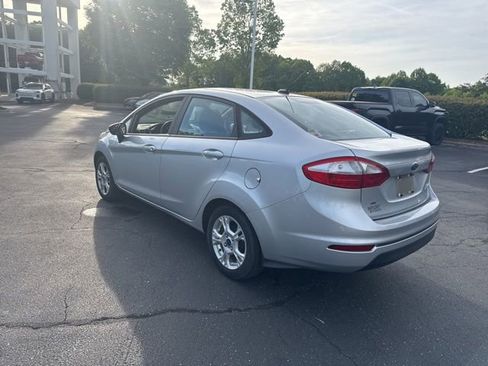 Used 2015 Ford Fiesta SE image 7