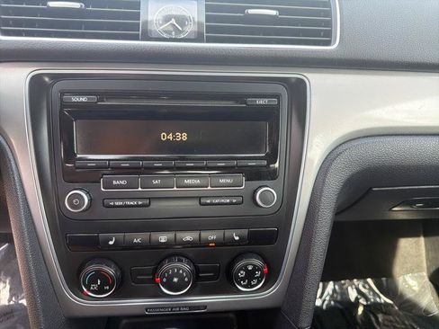 Used 2014 Volkswagen Passat 1.8T Wolfsburg Edition FWD image 31