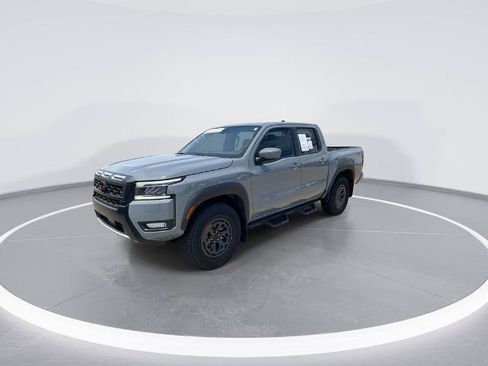 Certified 2025 Nissan Frontier PRO-4X AWD/4WD image 4
