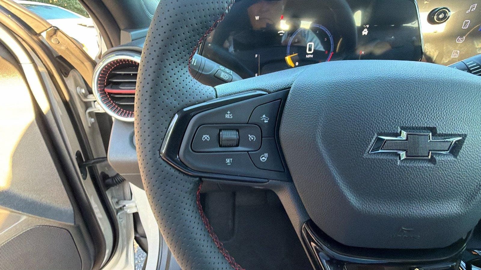New 2026 Chevrolet Trax RS w/ Sunroof Package FWD image 23