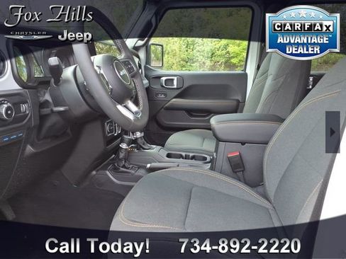 Used 2025 Jeep Wrangler Unlimited Sahara w/ Safety Group AWD/4WD image 15