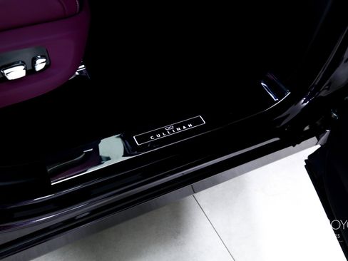 Certified 2025 Rolls-Royce Cullinan Black Badge image 29