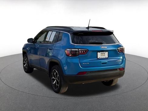 Used 2025 Jeep Compass Limited image 11