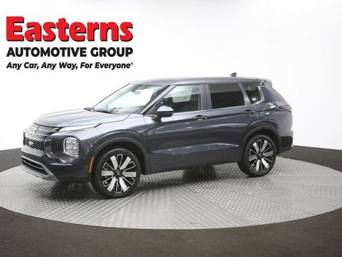 Used 2025 Mitsubishi Outlander SE AWD/4WD image 52