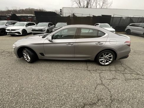 Used 2022 Genesis G70 2.0T image 5