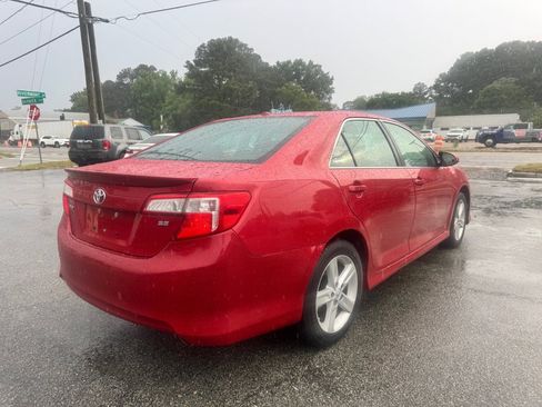 Used 2014 Toyota Camry SE FWD image 8