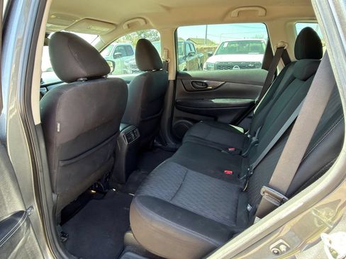 Used 2020 Nissan Rogue S FWD image 21