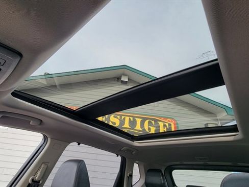 Used 2021 Nissan Rogue SL w/ Premium Package image 48