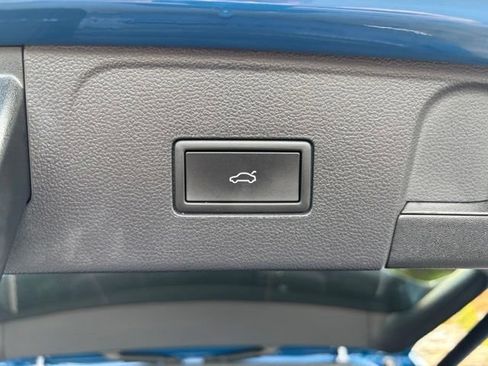 Used 2026 Volkswagen Atlas SE AWD/4WD image 11