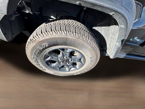 Used 2023 Jeep Wrangler Unlimited image 10