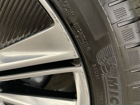 Certified 2024 Cadillac Lyriq Luxury w/ Nappa Leather Package image 31