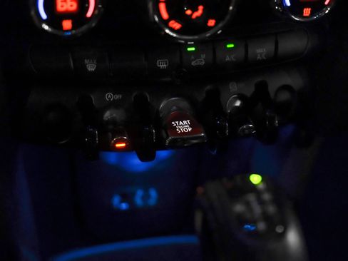 Used 2015 MINI Cooper 2-Door Hardtop image 19