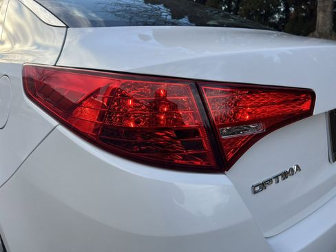 Used 2013 Kia Optima EX w/ Premium Pkg image 95