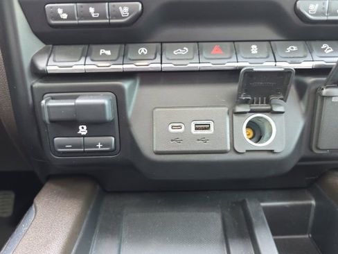 Used 2020 Chevrolet Silverado 1500 LTZ w/ LTZ Plus Package image 32