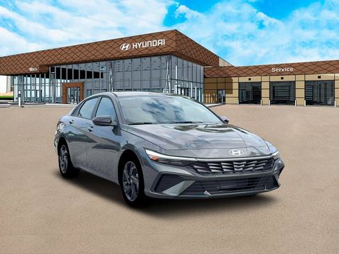 New 2026 Hyundai Elantra Sport image 11