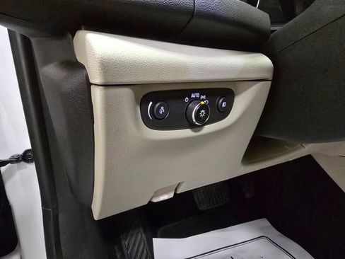 Used 2018 Buick Regal Preferred w/ Sights and Sounds Package image 16