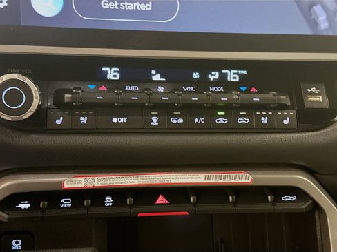 Used 2025 Toyota Tundra Limited image 24