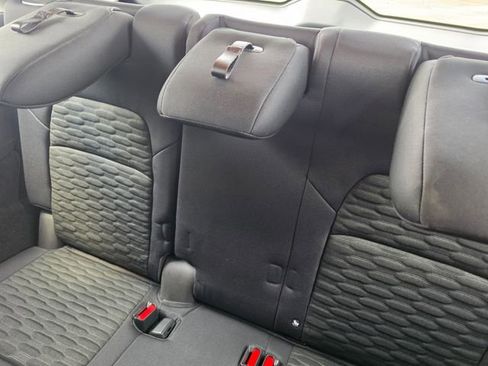 Used 2022 Nissan Pathfinder SV AWD/4WD image 11