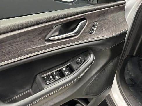 Used 2023 Jeep Grand Cherokee L Limited w/ Luxury Tech Group II image 29