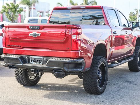 Used 2025 Chevrolet Silverado 1500 LT Trail Boss w/ Convenience Package II AWD/4WD image 4