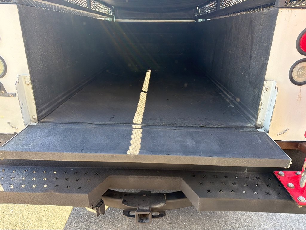 Used 2012 Ford F250 XL w/ XL Decor Pkg RWD image 6