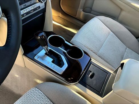 Used 2013 Toyota Camry L image 14