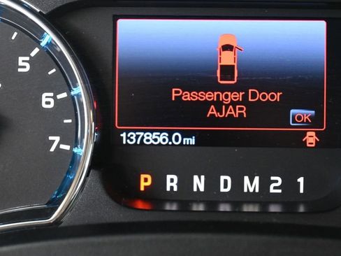 Used 2012 Ford F150 Lariat w/ Lariat Chrome Pkg AWD/4WD image 34