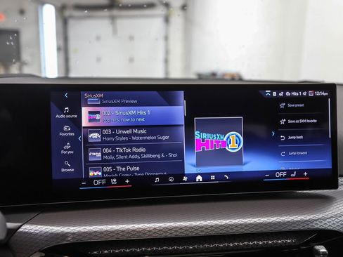 Used 2025 BMW 330i xDrive Sedan w/ Premium Package image 17