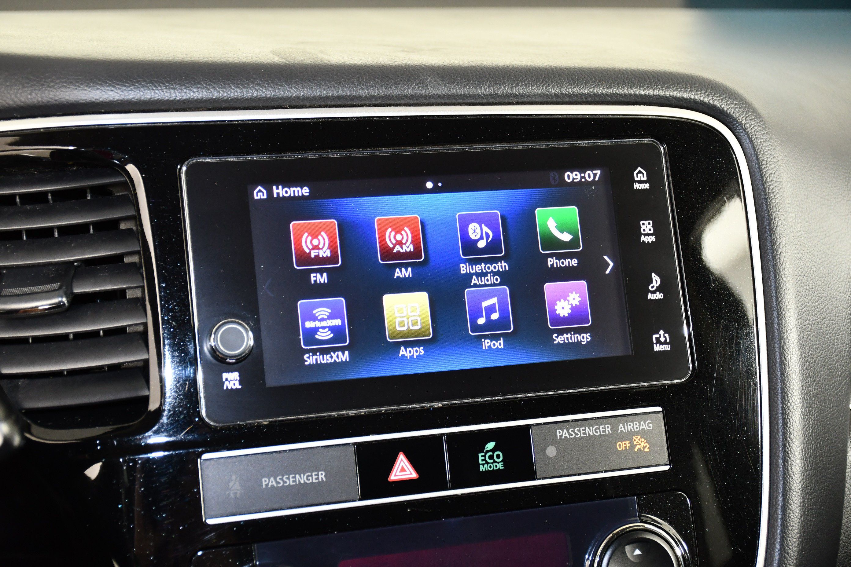 Used 2019 Mitsubishi Outlander SE AWD/4WD image 17
