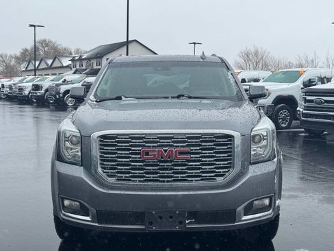 Used 2019 GMC Yukon XL Denali image 2