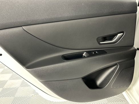 Used 2023 Hyundai Elantra Limited FWD image 30
