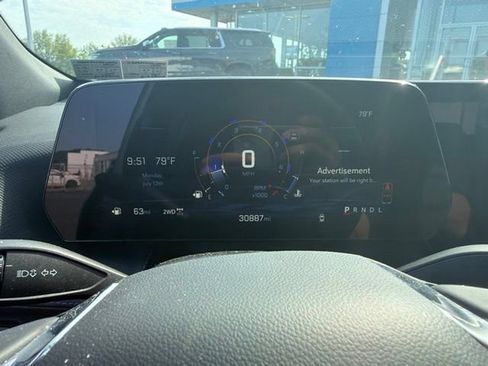 Used 2025 Chevrolet Equinox LT w/ Convenience Package II AWD/4WD image 17
