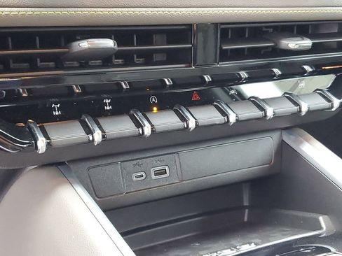 New 2025 Chevrolet Colorado ZR2 w/ Technology Package image 24